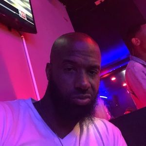 Meet your Posher, Dennis